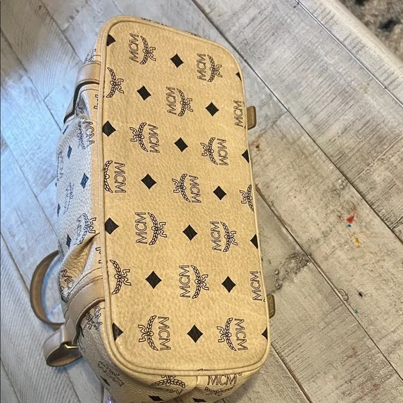 MCM Tan Shoulder Bag with Gold Accents - Picture 3 of 6